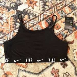 New Junior Girls Nike Trophy Sports Bra
